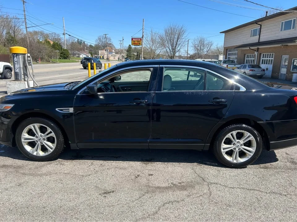 2016 Ford Taurus 6th Gen - Image 3 of 4