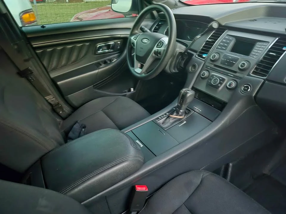 2016 Ford Taurus 6th Gen - Image 13 of 16