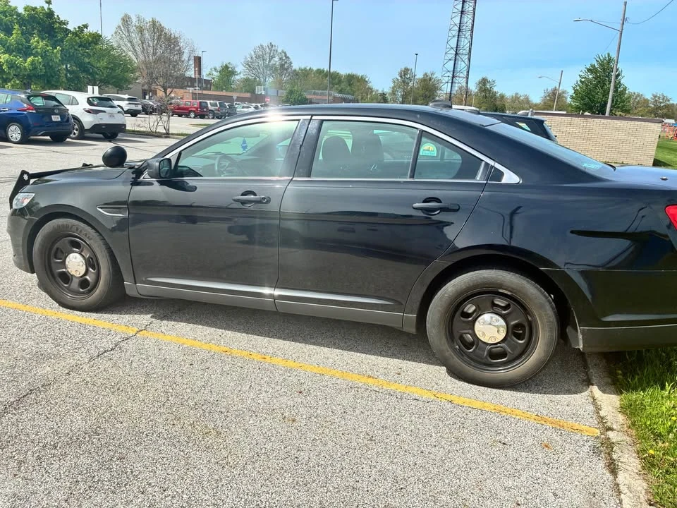 2016 Ford Taurus 6th Gen - Image 4 of 10