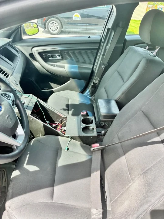 2016 Ford Taurus 6th Gen - Image 9 of 10