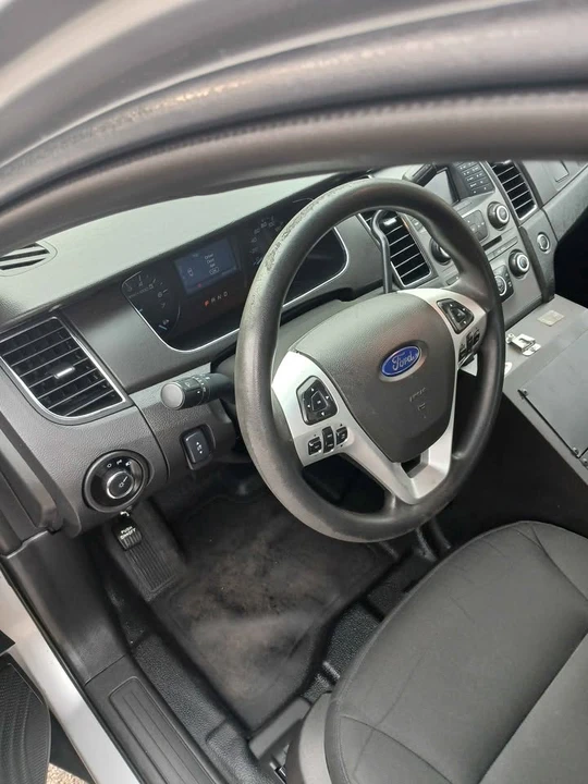 2016 Ford Taurus 6th Gen - Image 16 of 18