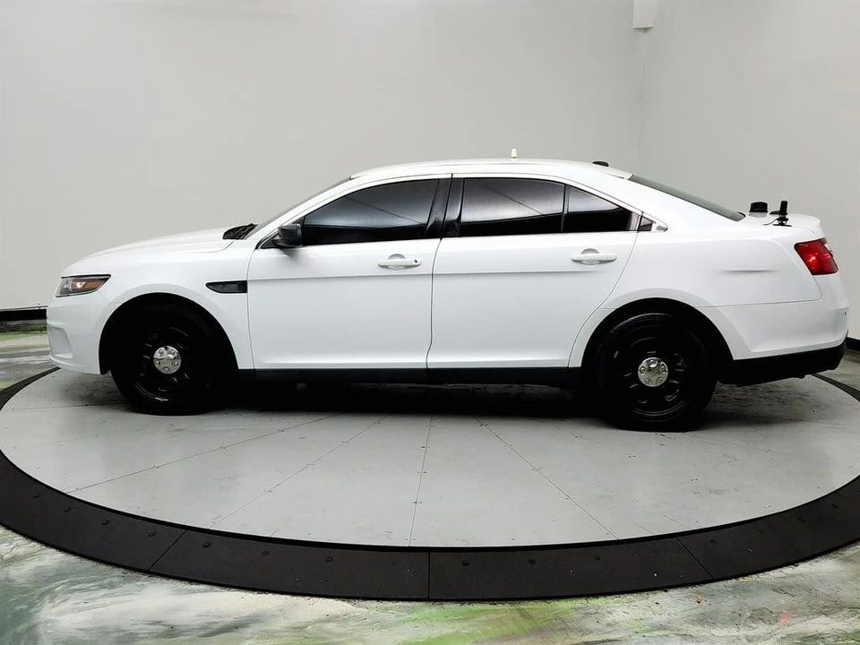 2016 Ford Taurus 6th Gen - Image 8 of 12
