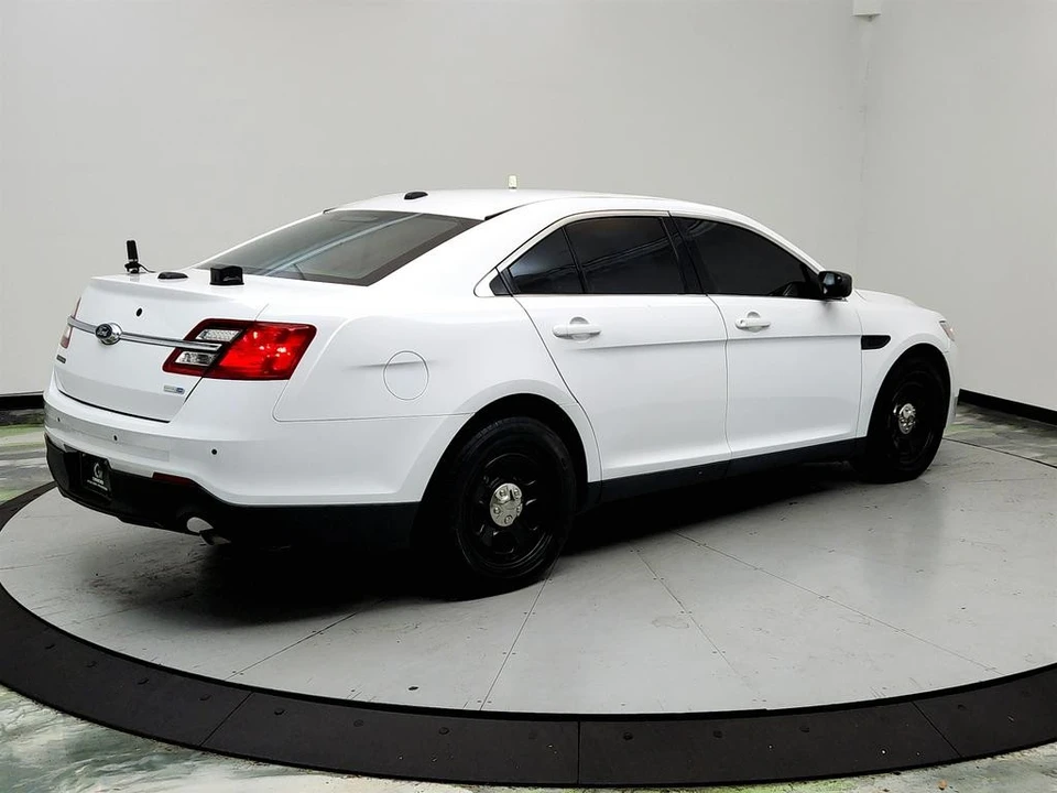 2016 Ford Taurus 6th Gen - Image 5 of 12