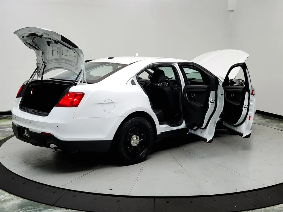 2016 Ford Taurus 6th Gen - Image 11 of 12