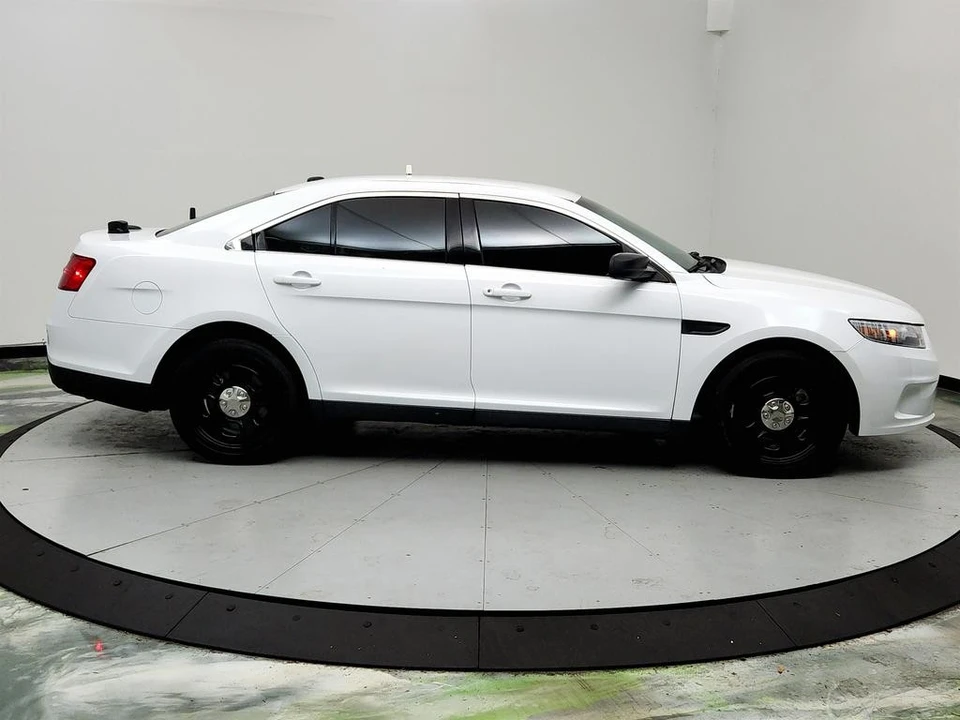 2016 Ford Taurus 6th Gen - Image 4 of 12