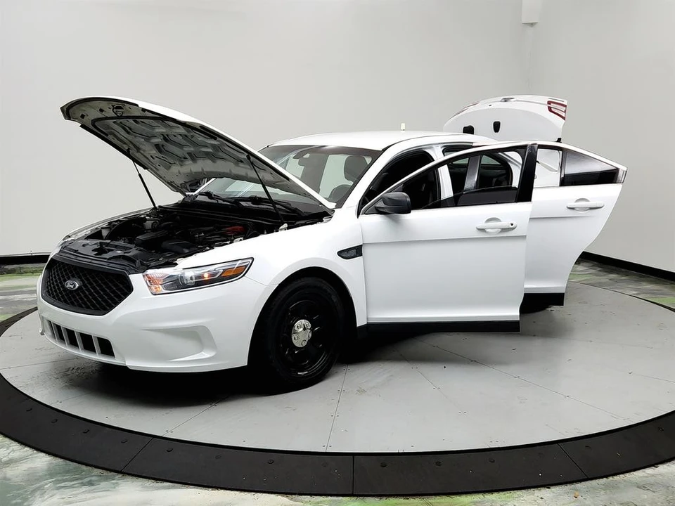 2016 Ford Taurus 6th Gen - Image 9 of 12