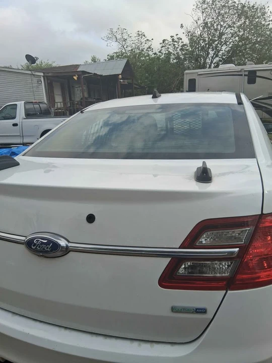 2016 Ford Taurus 6th Gen - Image 3 of 11