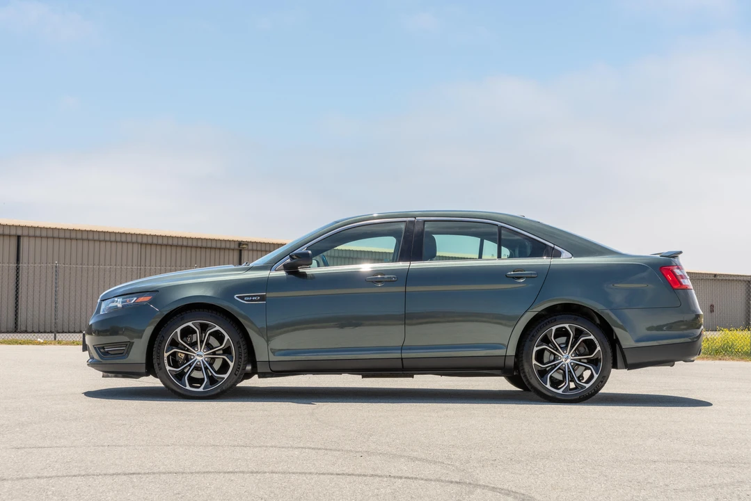 2016 Ford Taurus SHO 6th Gen - Image 7 of 31