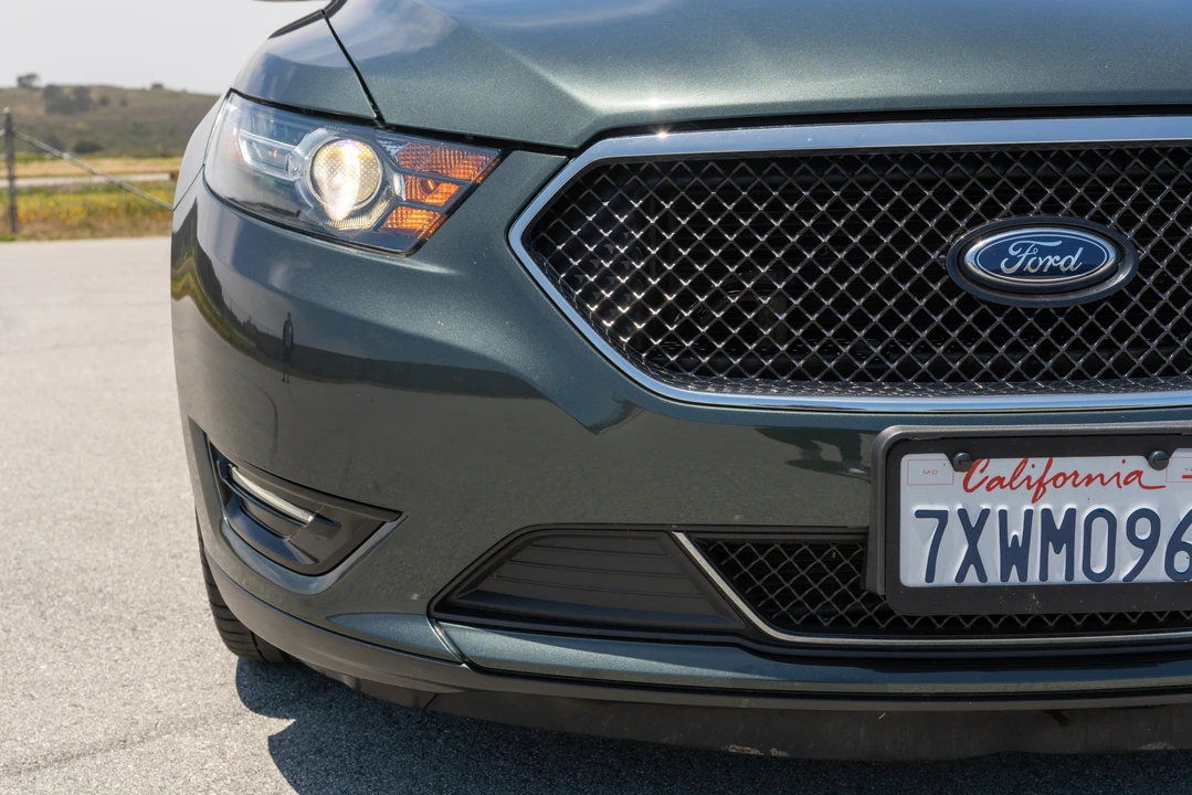 2016 Ford Taurus SHO 6th Gen - Image 17 of 31