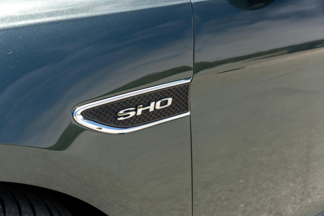2016 Ford Taurus SHO 6th Gen - Image 28 of 31