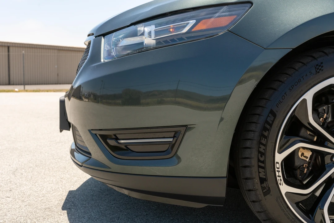 2016 Ford Taurus SHO 6th Gen - Image 25 of 31