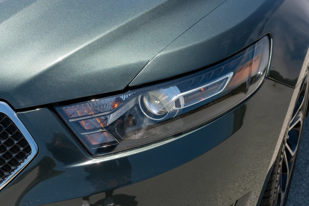 2016 Ford Taurus SHO 6th Gen - Image 23 of 31