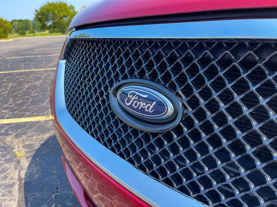 2016 Ford Taurus SHO 6th Gen - Image 23 of 31