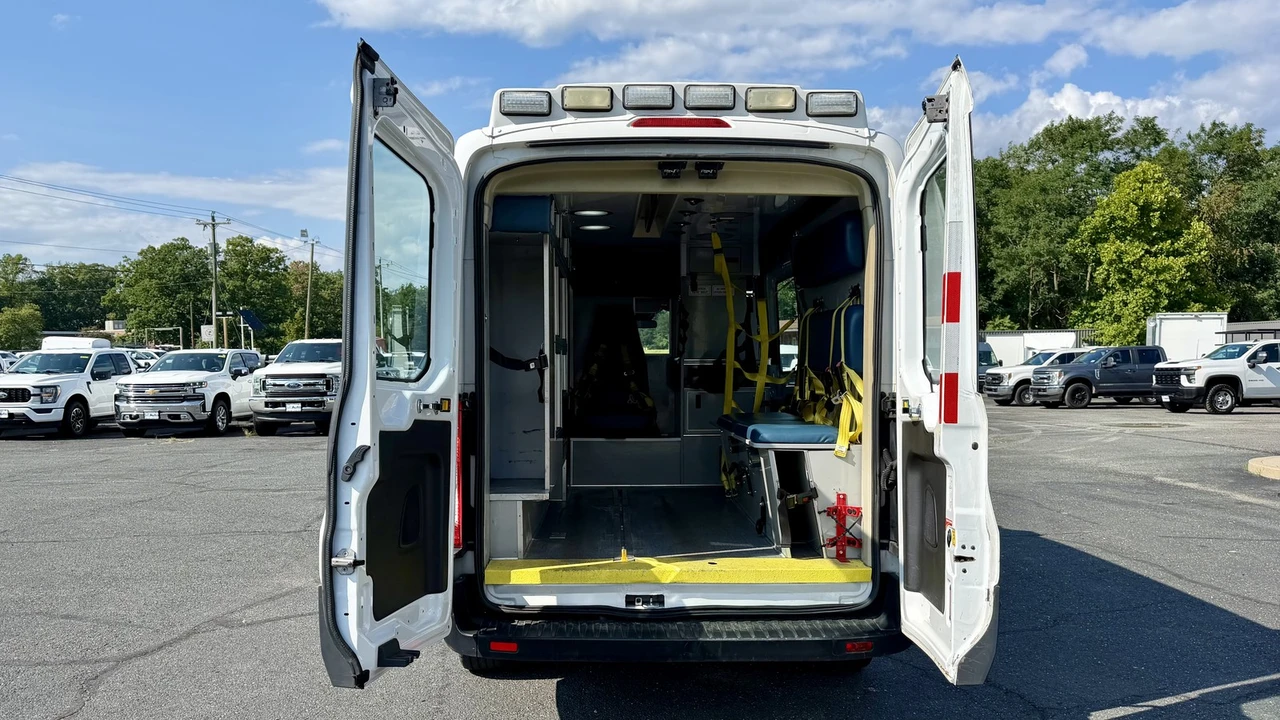 2016 Ford Transit - Image 9 of 30