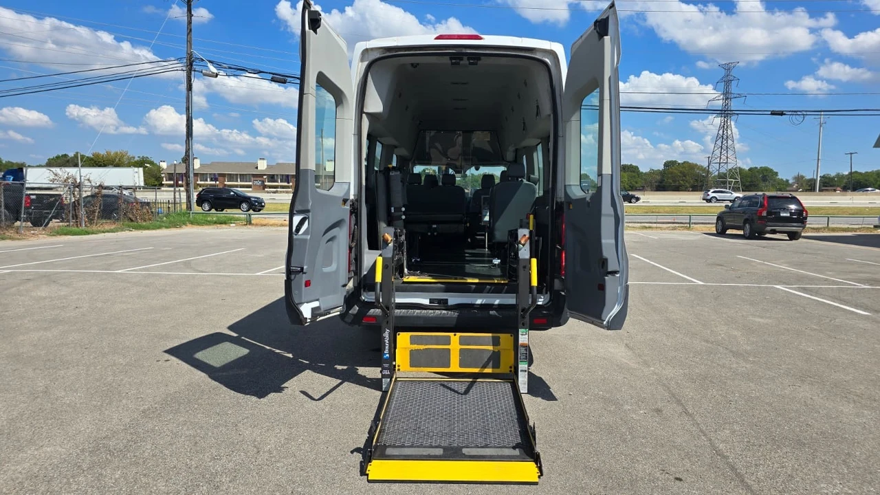 2016 Ford Transit - Image 2 of 27
