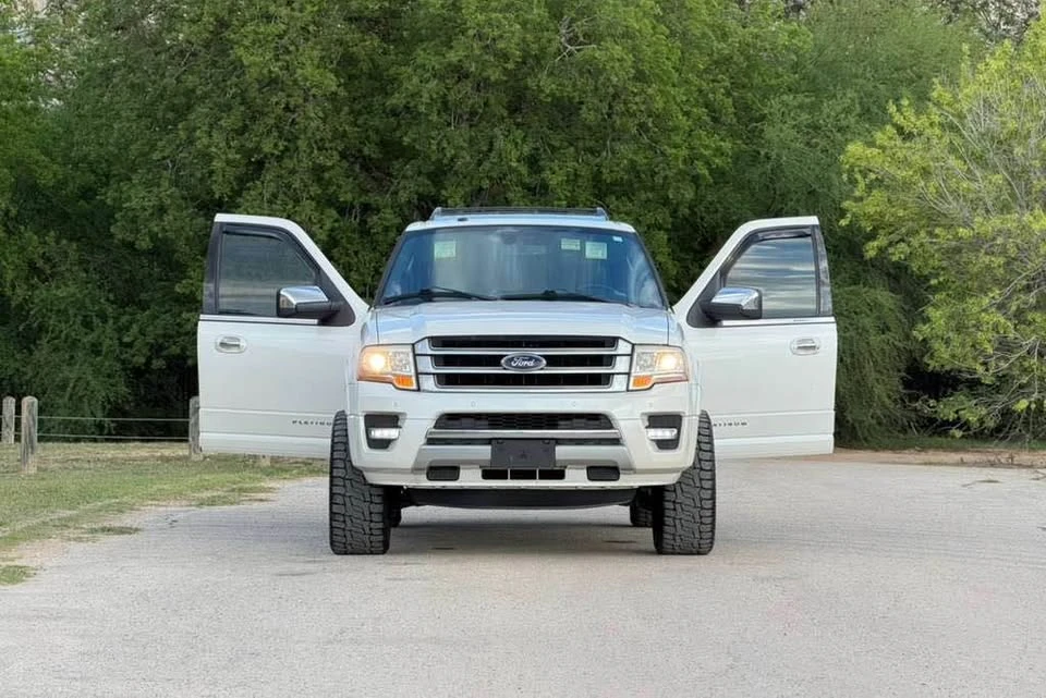 2016 Ford Expedition 3rd Gen - Image 3 of 13