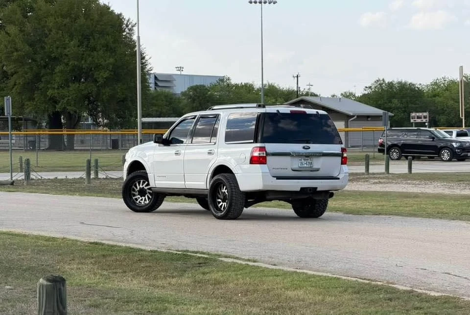 2016 Ford Expedition 3rd Gen - Image 5 of 13