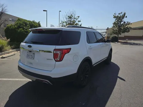 2016 Ford Explorer 5th Gen - Image 4 of 11