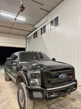 2016 Ford F-250 Super Duty Lariat Crew Cab