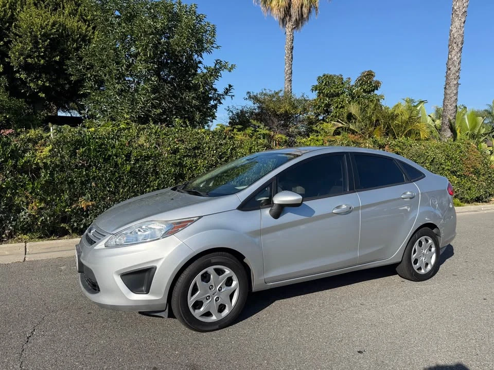 2016 Ford Fiesta - Image 2 of 8