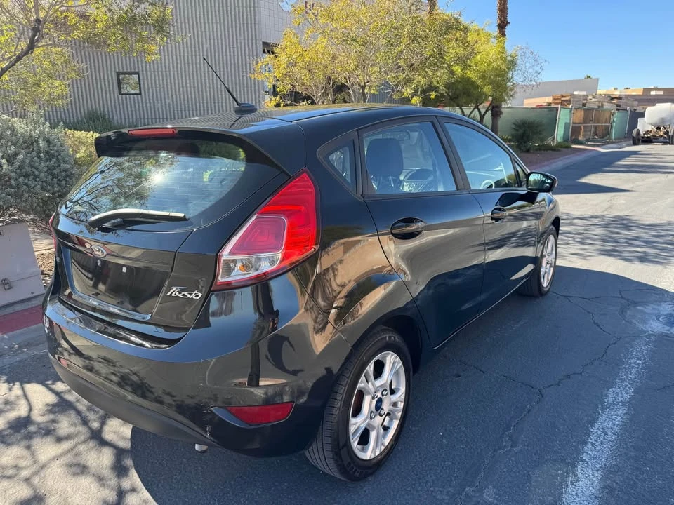 2016 Ford Fiesta - Image 2 of 10