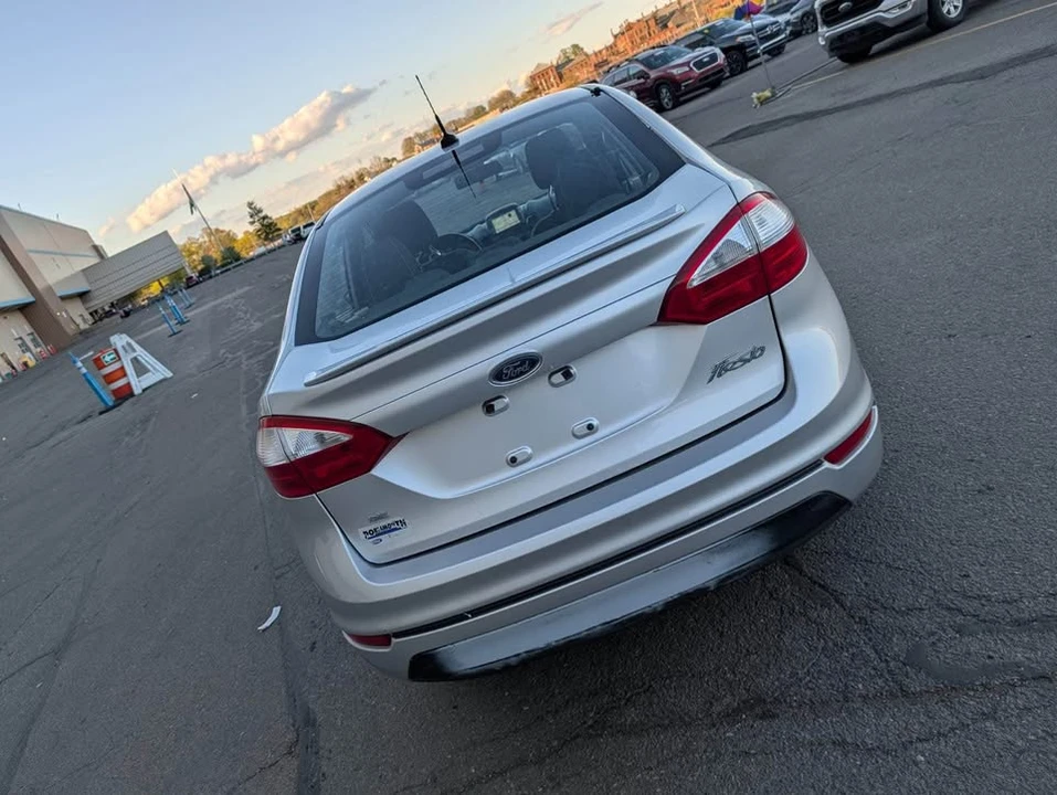 2016 Ford Fiesta - Image 7 of 12