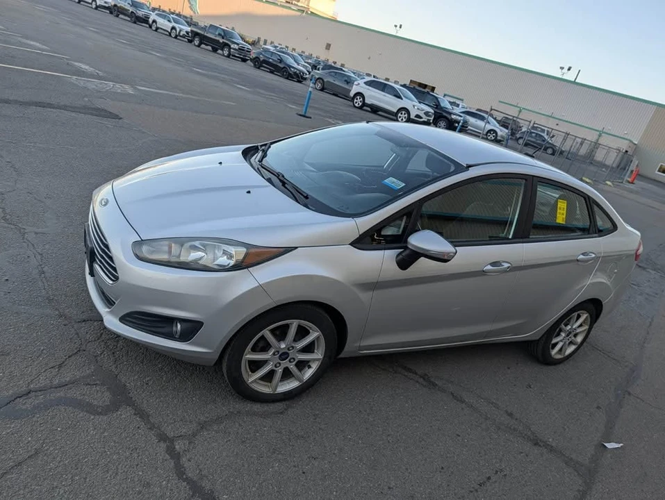 2016 Ford Fiesta - Image 2 of 12