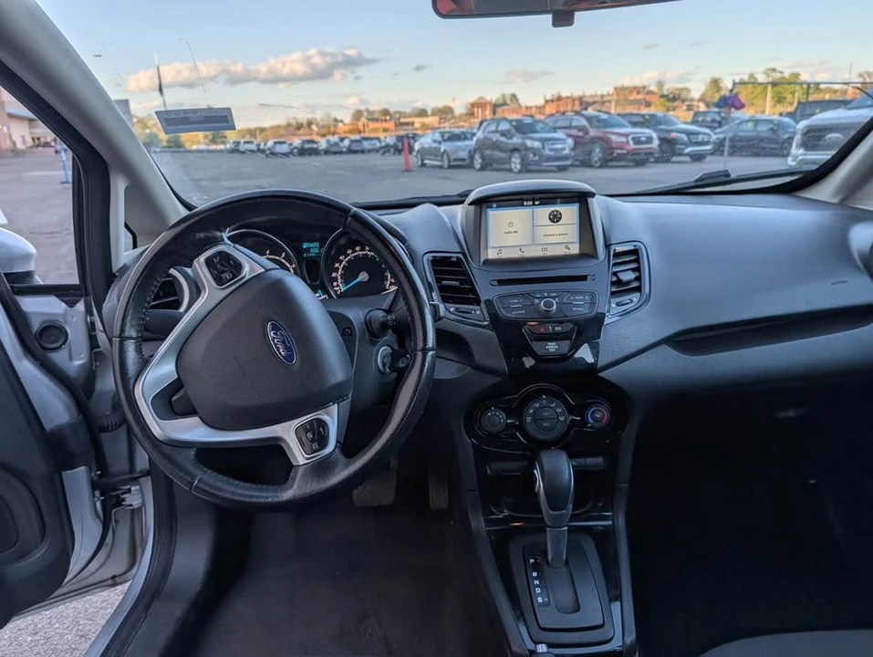 2016 Ford Fiesta - Image 10 of 12