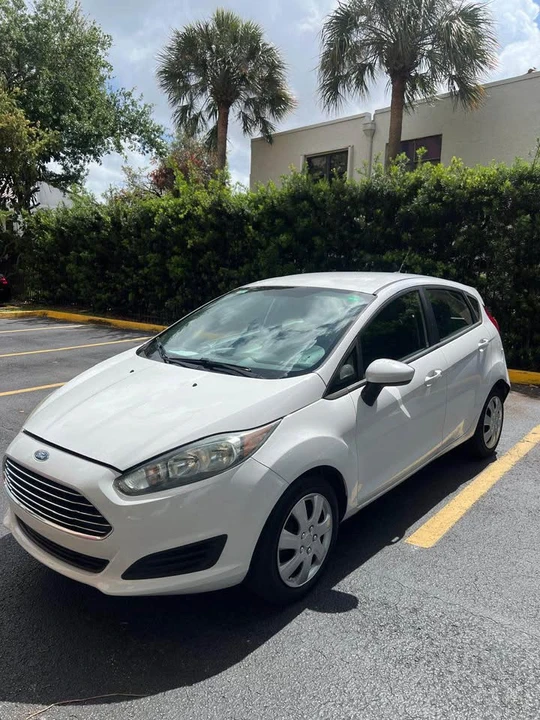 2016 Ford Fiesta - Image 2 of 11