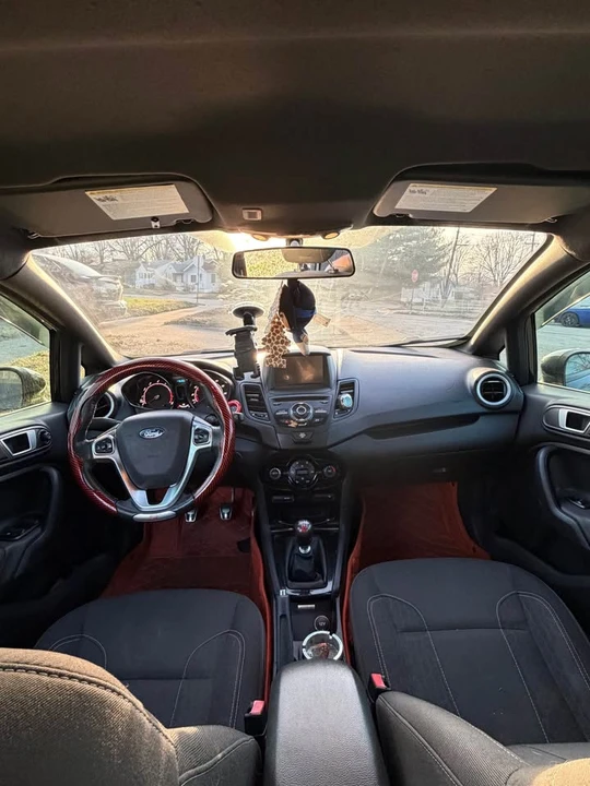 2016 Ford Fiesta - Image 2 of 7