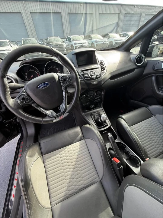 2016 Ford Fiesta - Image 9 of 9