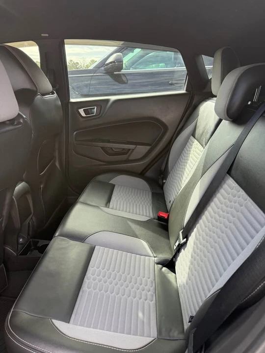 2016 Ford Fiesta - Image 6 of 9