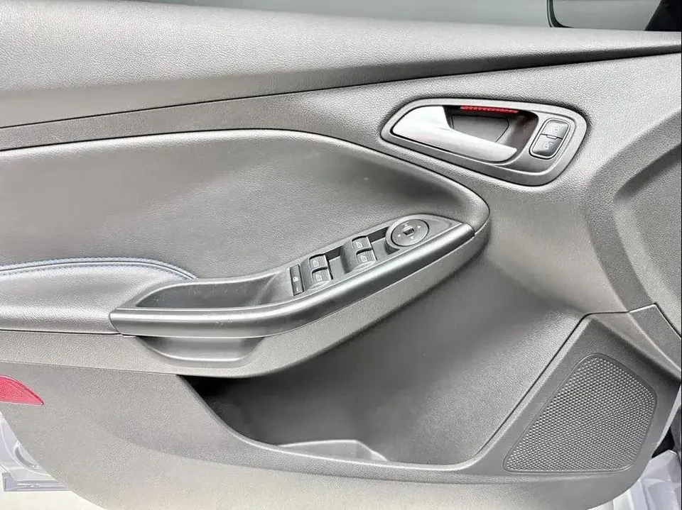 2016 Ford Focus RS 3rd Gen - Image 13 of 17