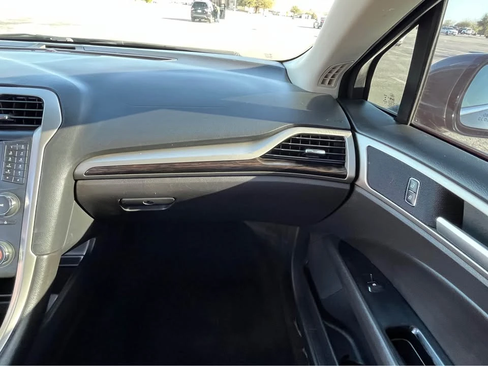 2016 Ford Fusion 2nd Gen - Image 9 of 11