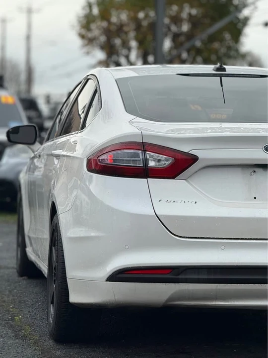 2016 Ford Fusion 2nd Gen - Image 12 of 19