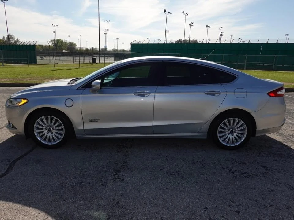 2016 Ford Fusion 2nd Gen - Image 3 of 11