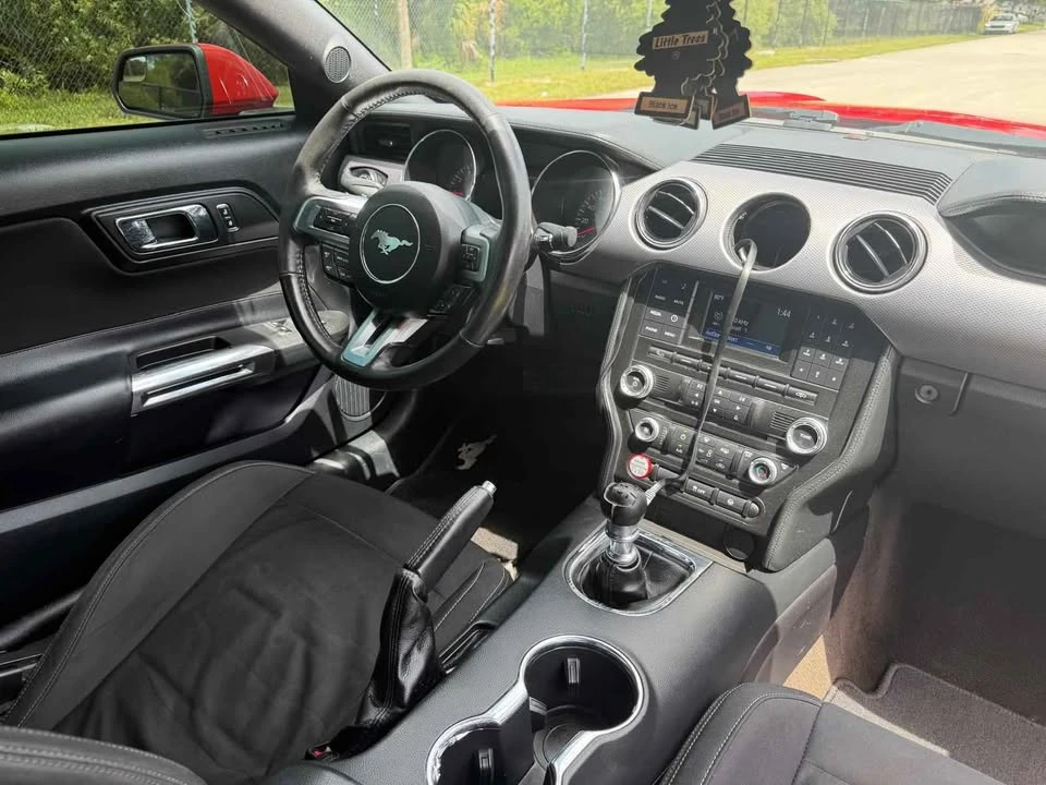 2016 Ford GT - Image 9 of 10