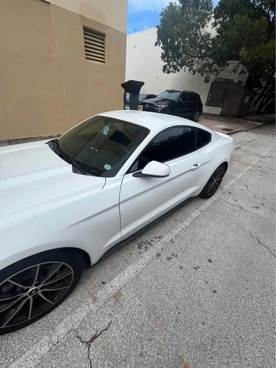 2016 Ford S550 Mustang - Image 2 of 17