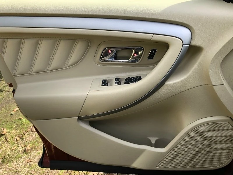 2016 Ford Taurus 6th Gen - Image 8 of 19