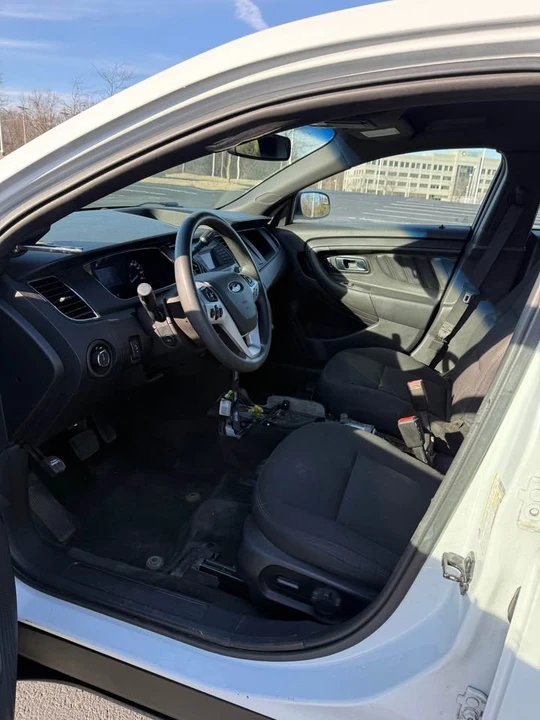 2016 Ford Taurus 6th Gen - Image 11 of 18