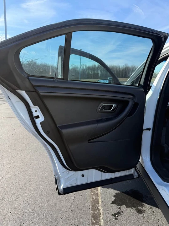 2016 Ford Taurus 6th Gen - Image 16 of 18