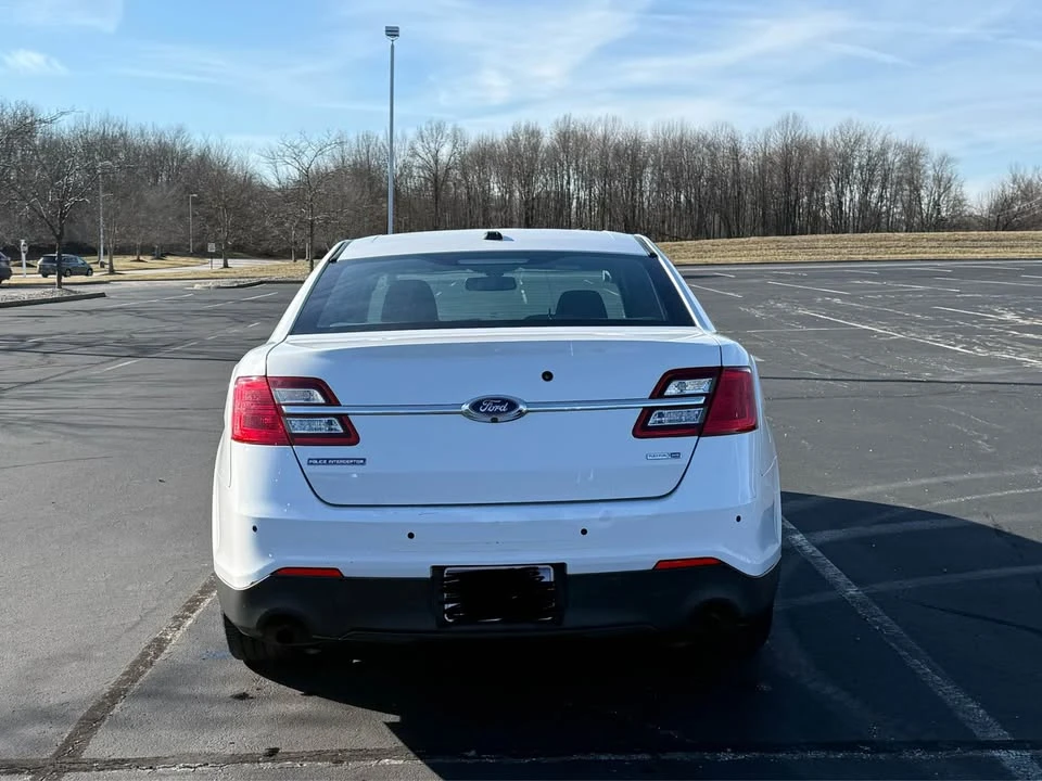 2016 Ford Taurus 6th Gen - Image 8 of 18