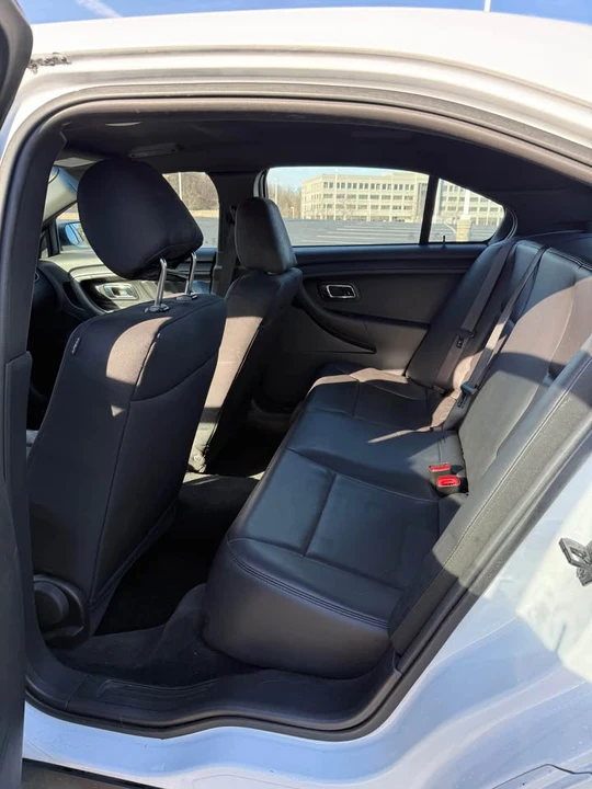 2016 Ford Taurus 6th Gen - Image 14 of 18