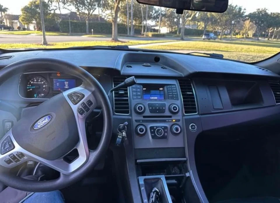 2016 Ford Taurus 6th Gen - Image 8 of 9