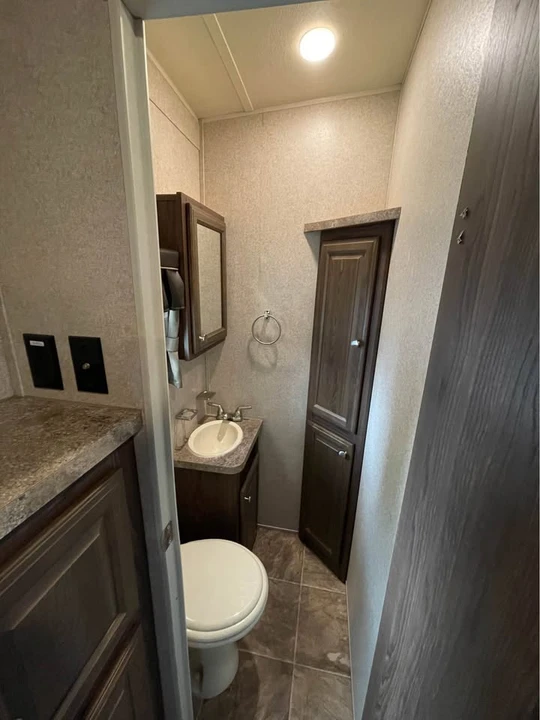 2016 Forest River - Image 7 of 16