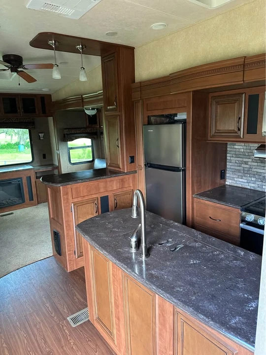 2016 Forest River - Image 6 of 20