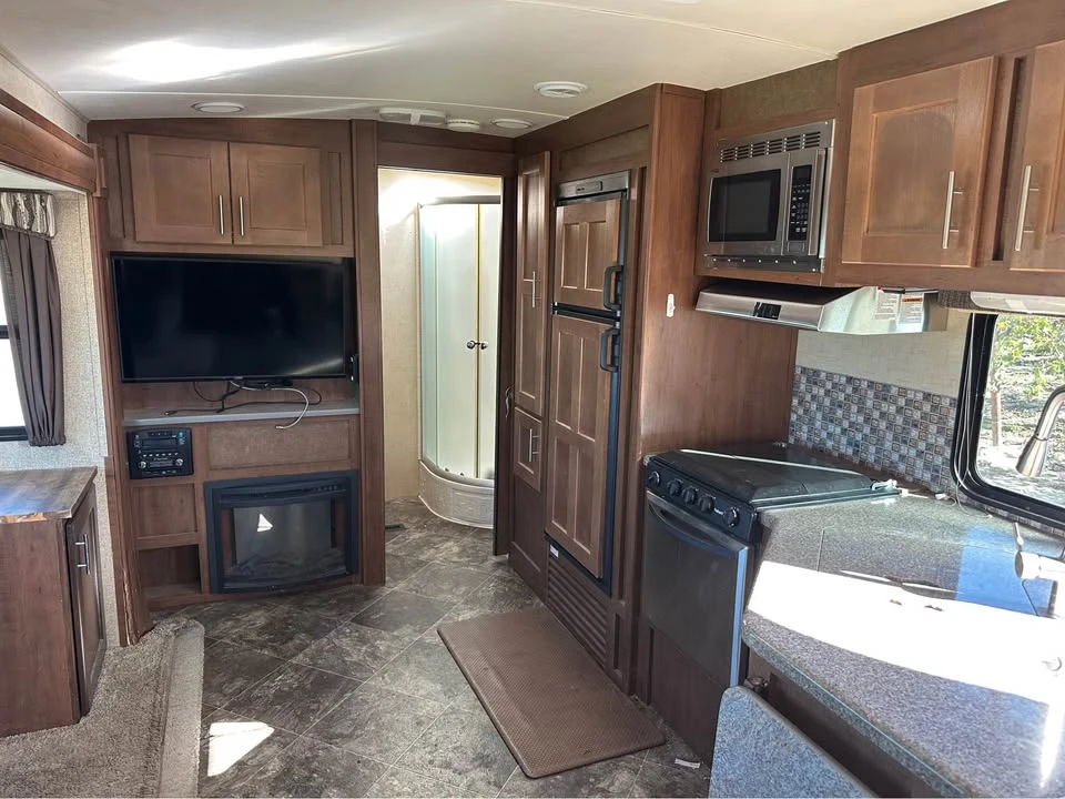 2016 Forest River - Image 7 of 10