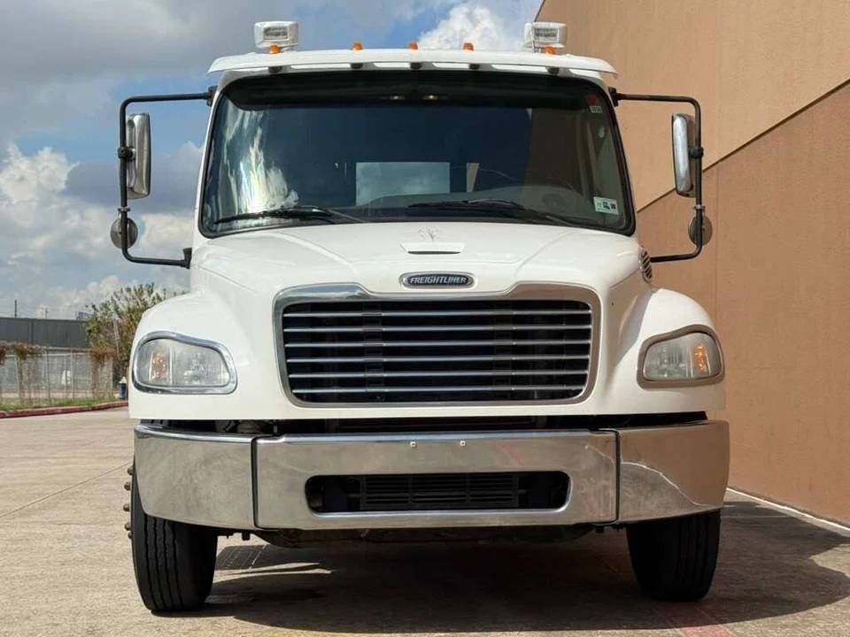 2016 Freightliner - Image 3 of 12