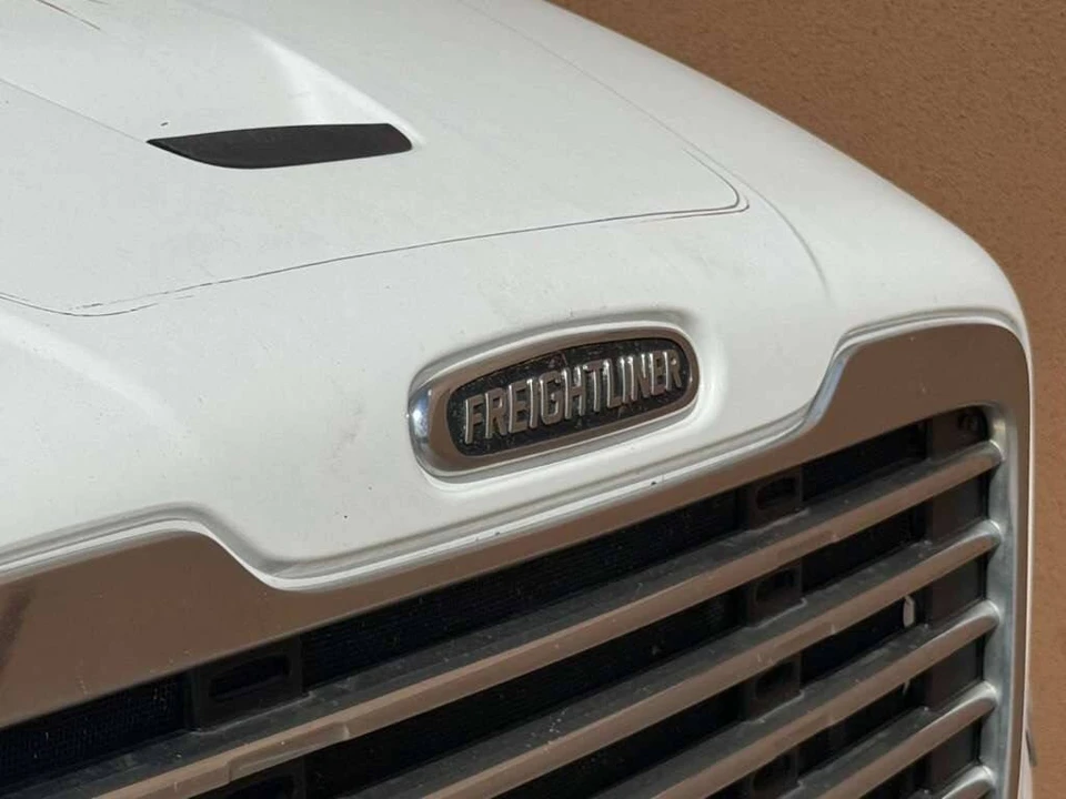 2016 Freightliner - Image 10 of 12