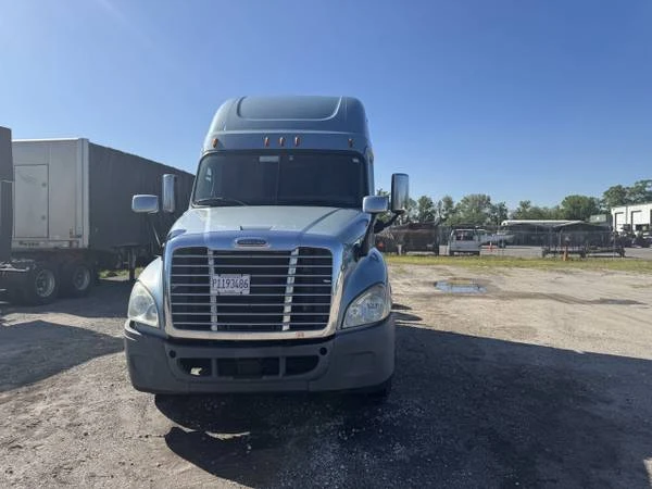 2016 Freightliner - Image 3 of 5